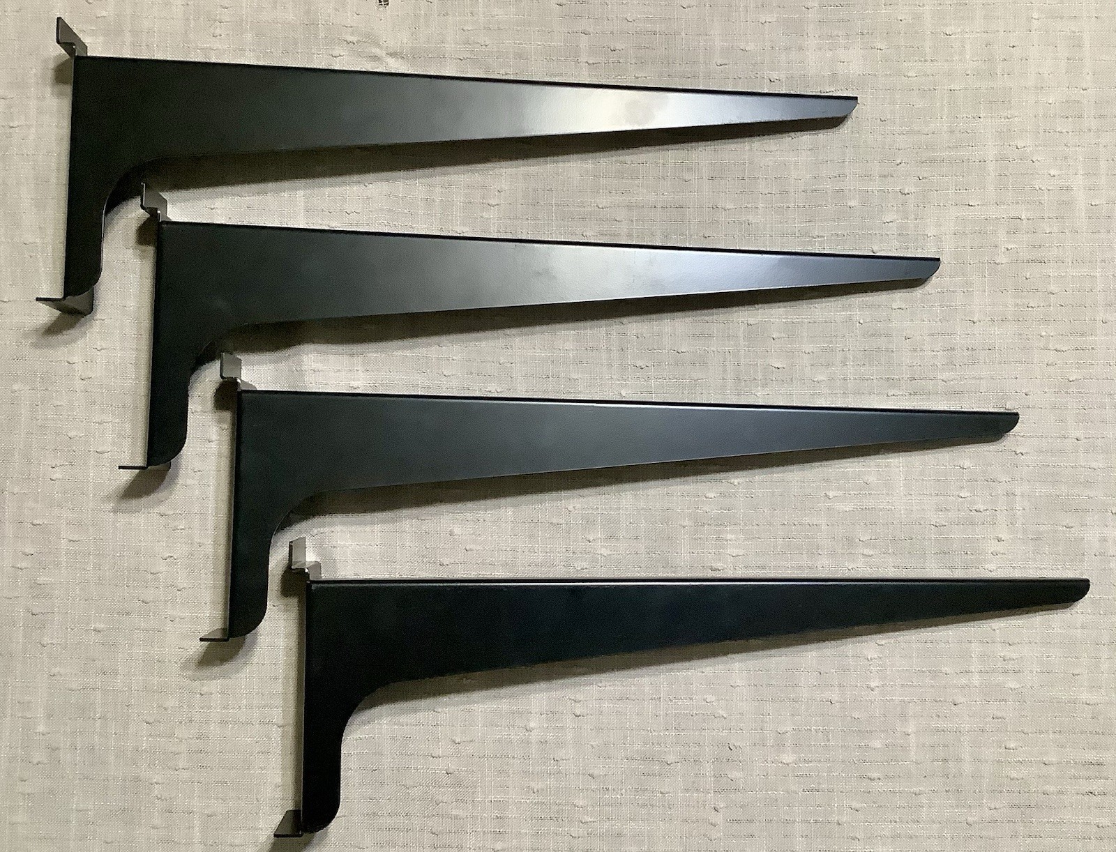 Slatwall 18 Inch Shelf Bracket Heavy Duty Lot of 4 Black Metal