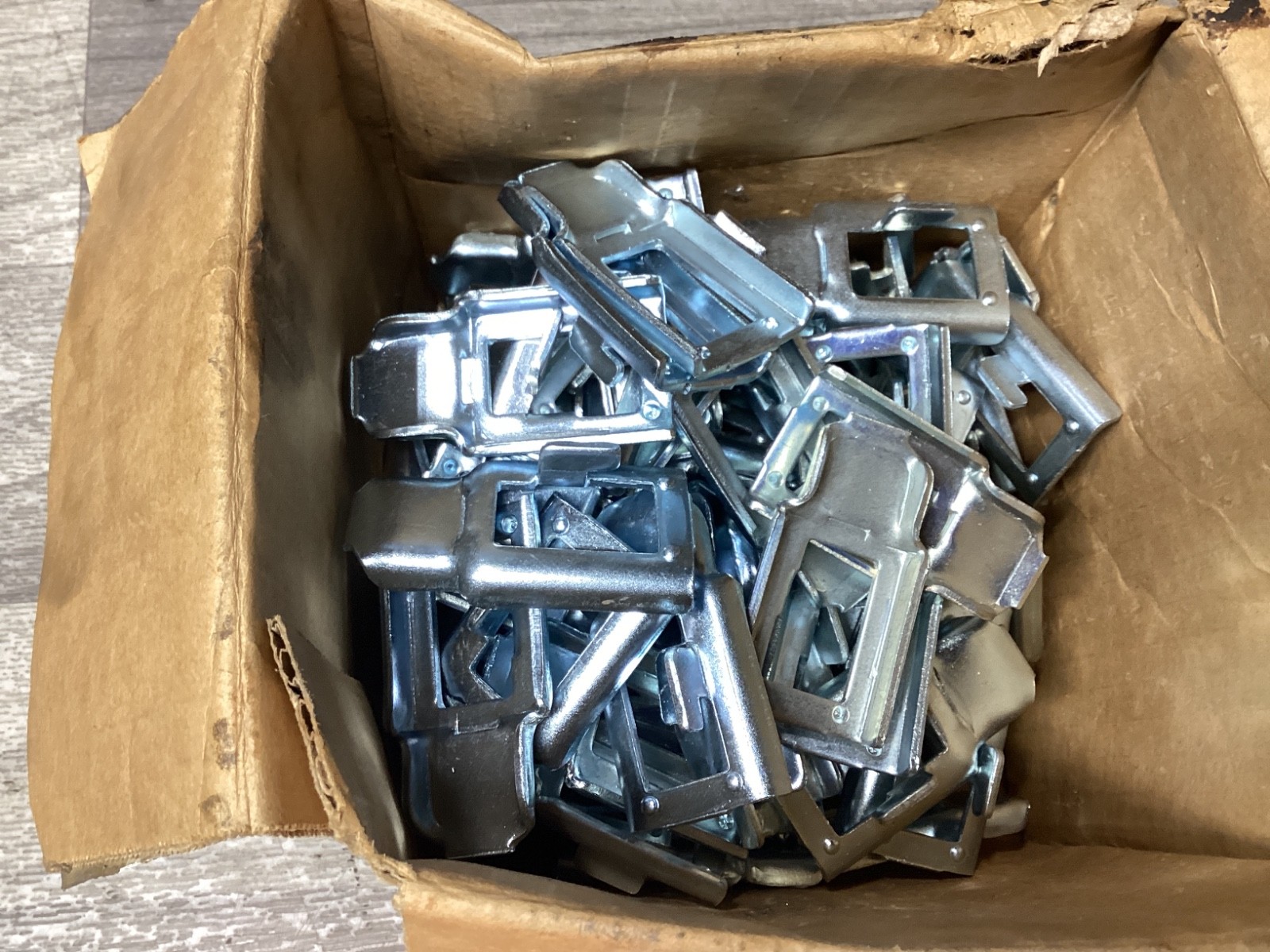 LOT OF 12 Lyon Style Shelving Shelf Clip #100A165PR2