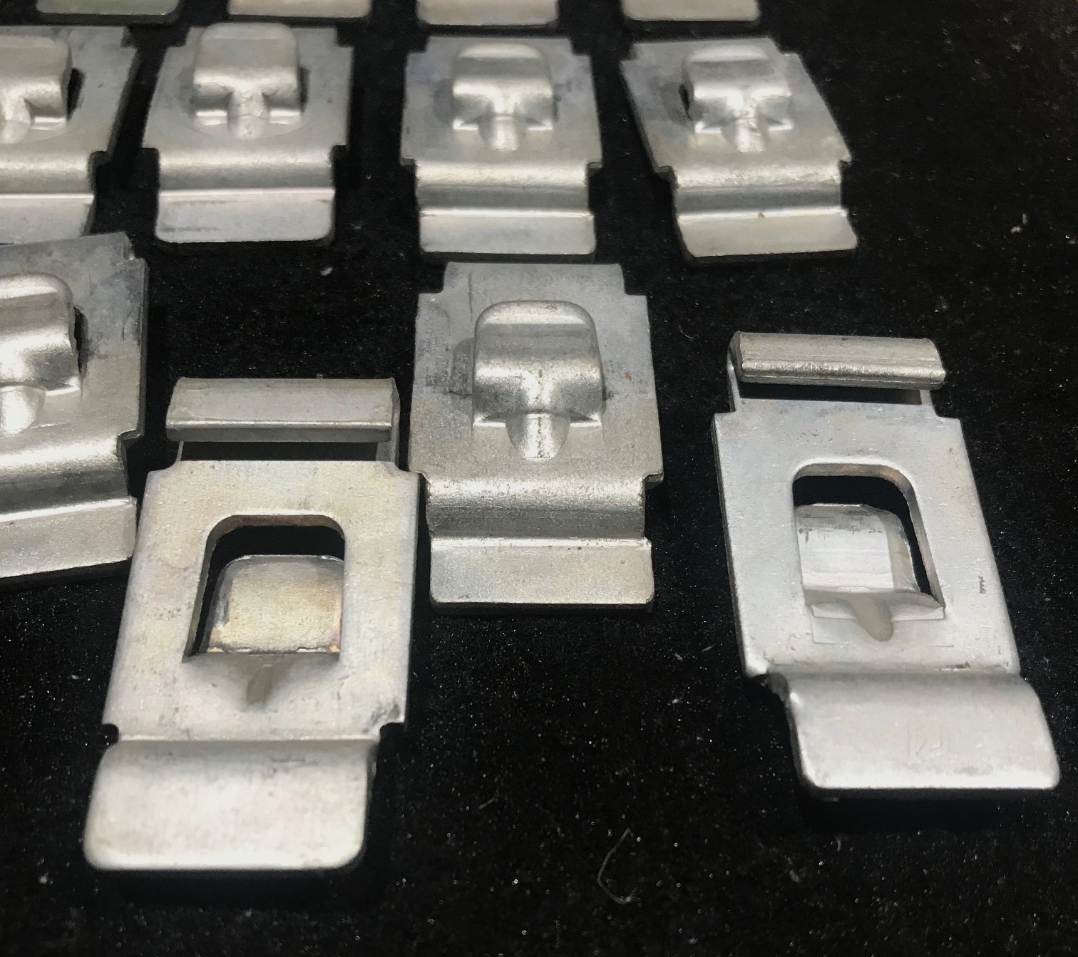 Lot of 75 Hallowell Steel Shelf Support Clips / Brackets
