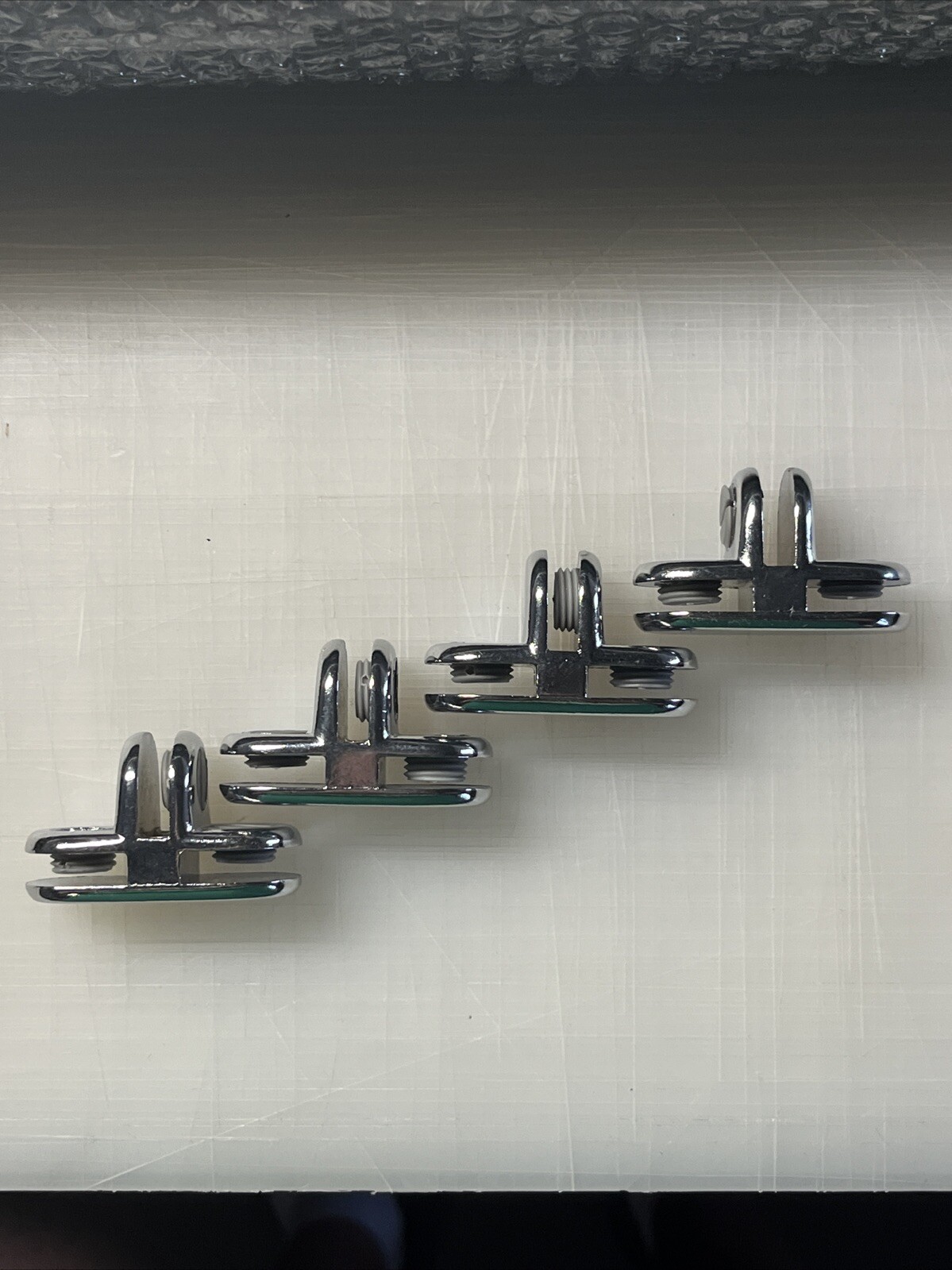 4 Pcs Chrome 3 Way T Glass Cube Connector Clip 3/16″ Tempered Glass Shelf Clips