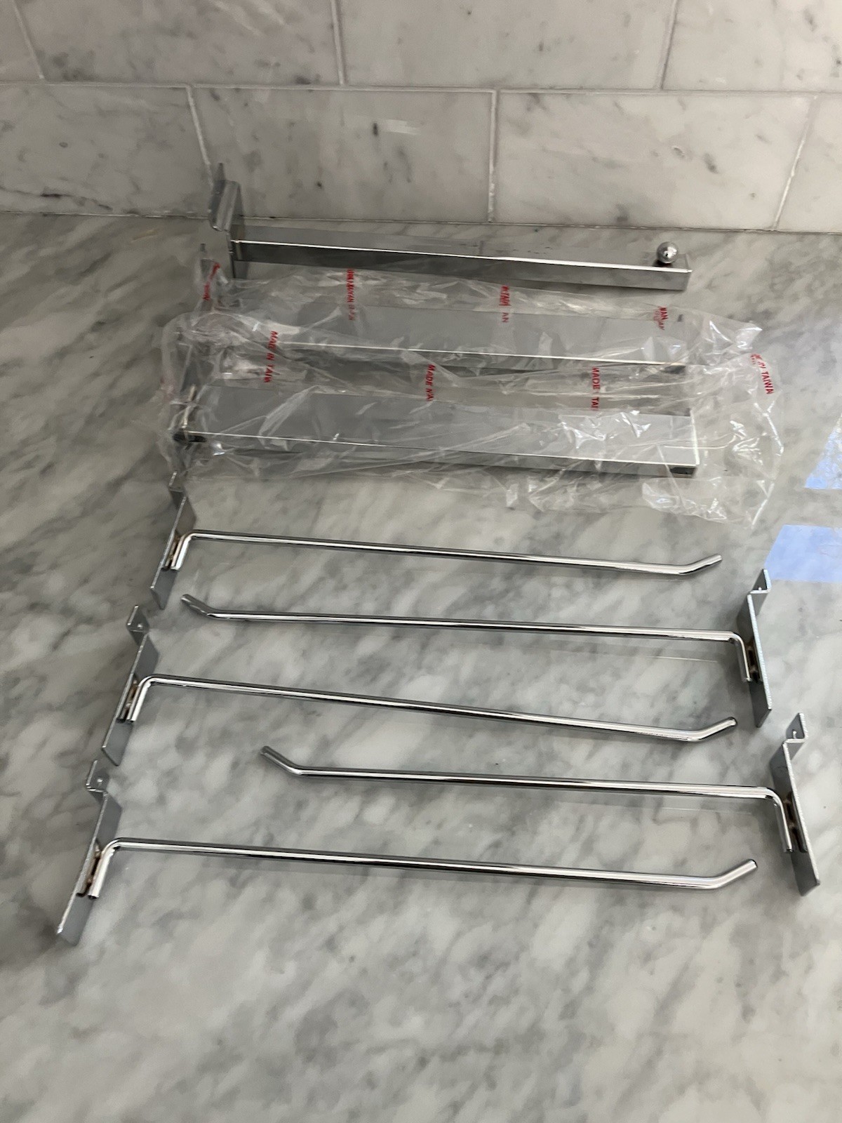 8 pc 12″ Slatwall assorted hooks straight faceout, square tube and hooks