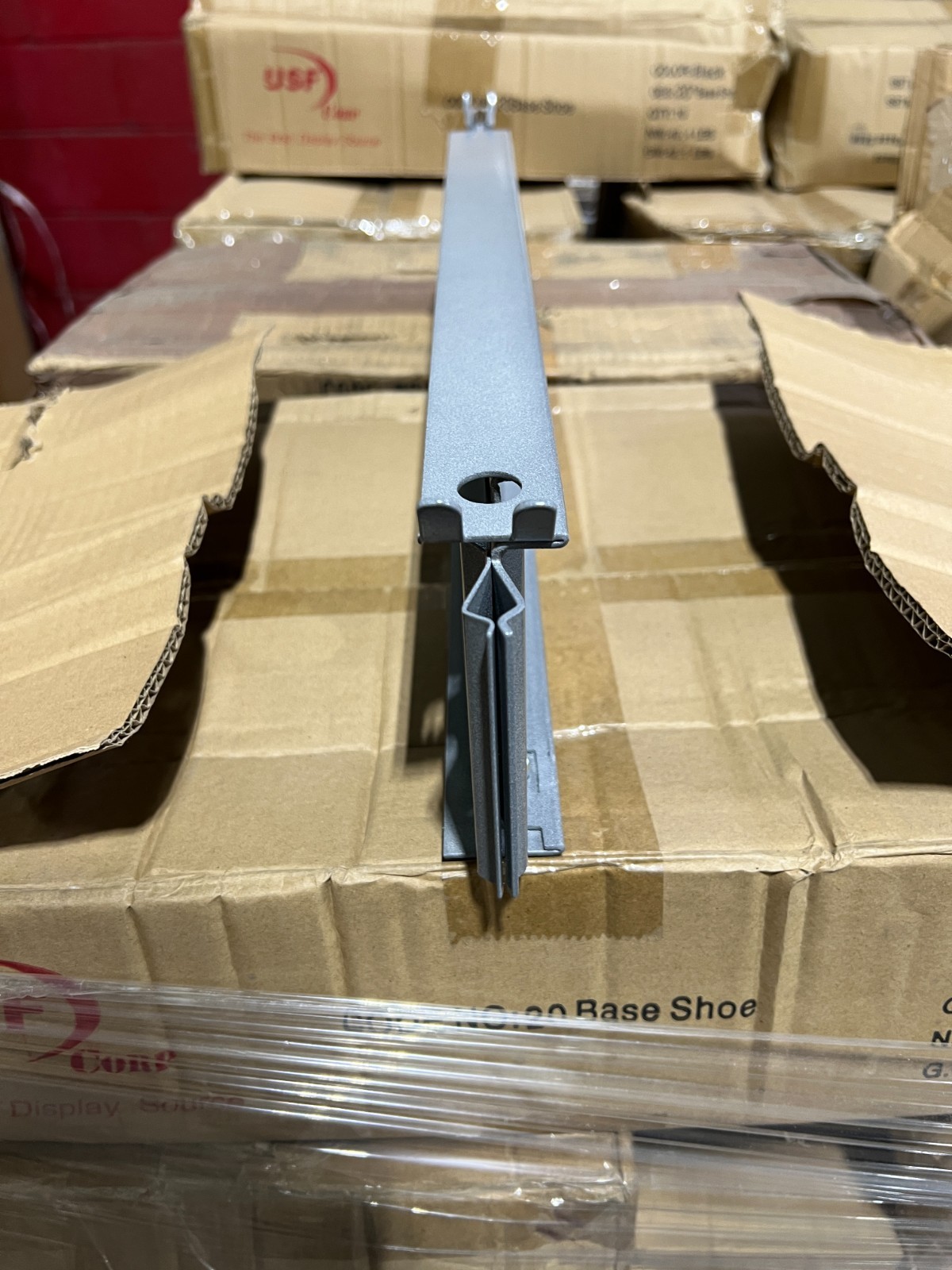 20” Base Shoe for Gondola Shelving – Box Of 10pcs