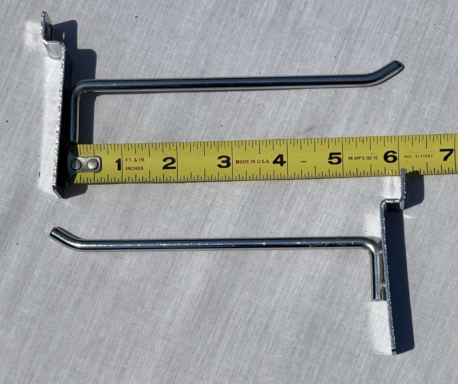 Lot of 44 Slatwall 6″ Chrome Peg Hooks Slat Wall Display 6mm Diameter Tubing