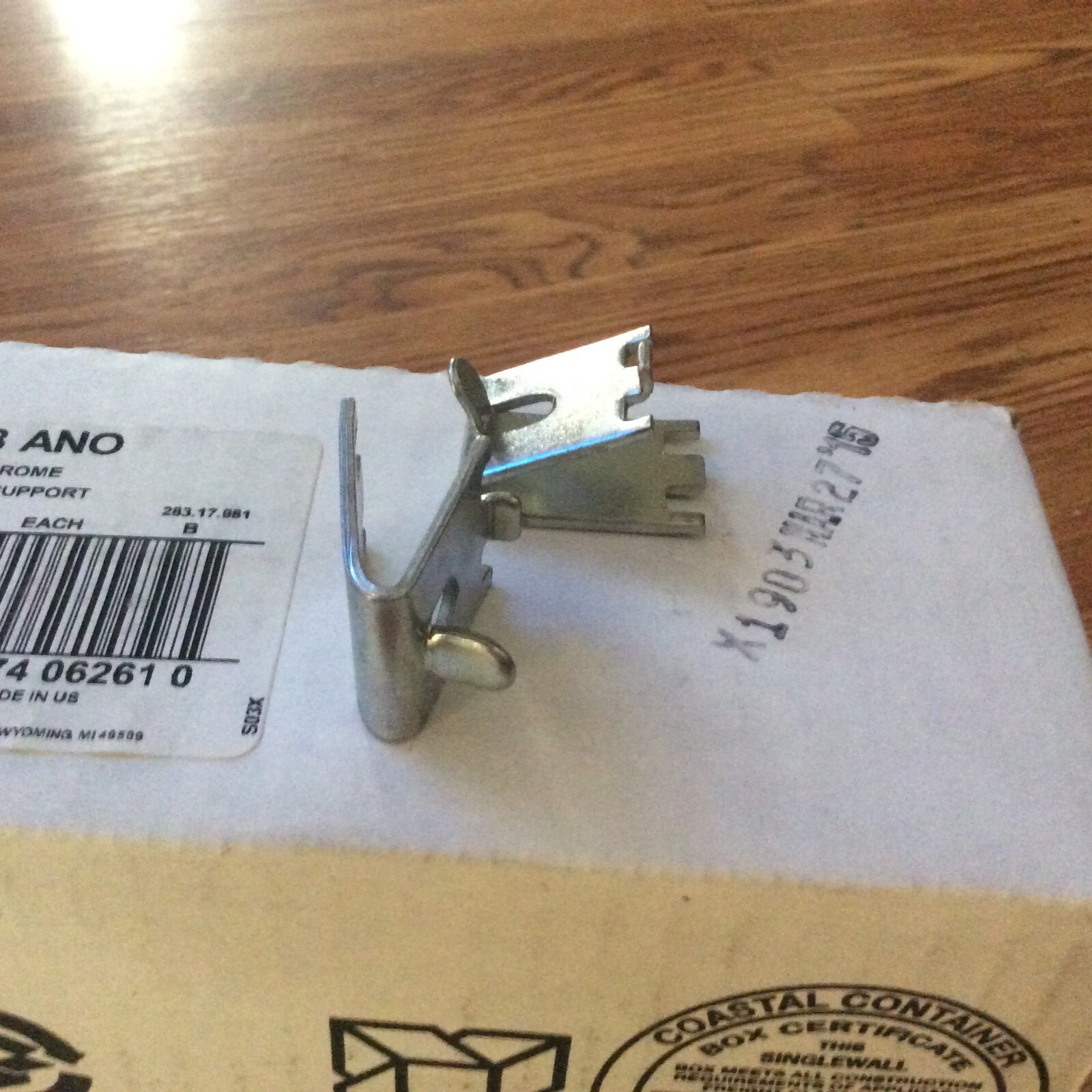 Knape & Vogt 238 Anochrome Finish Shelf Support Clips Box of 100 pieces