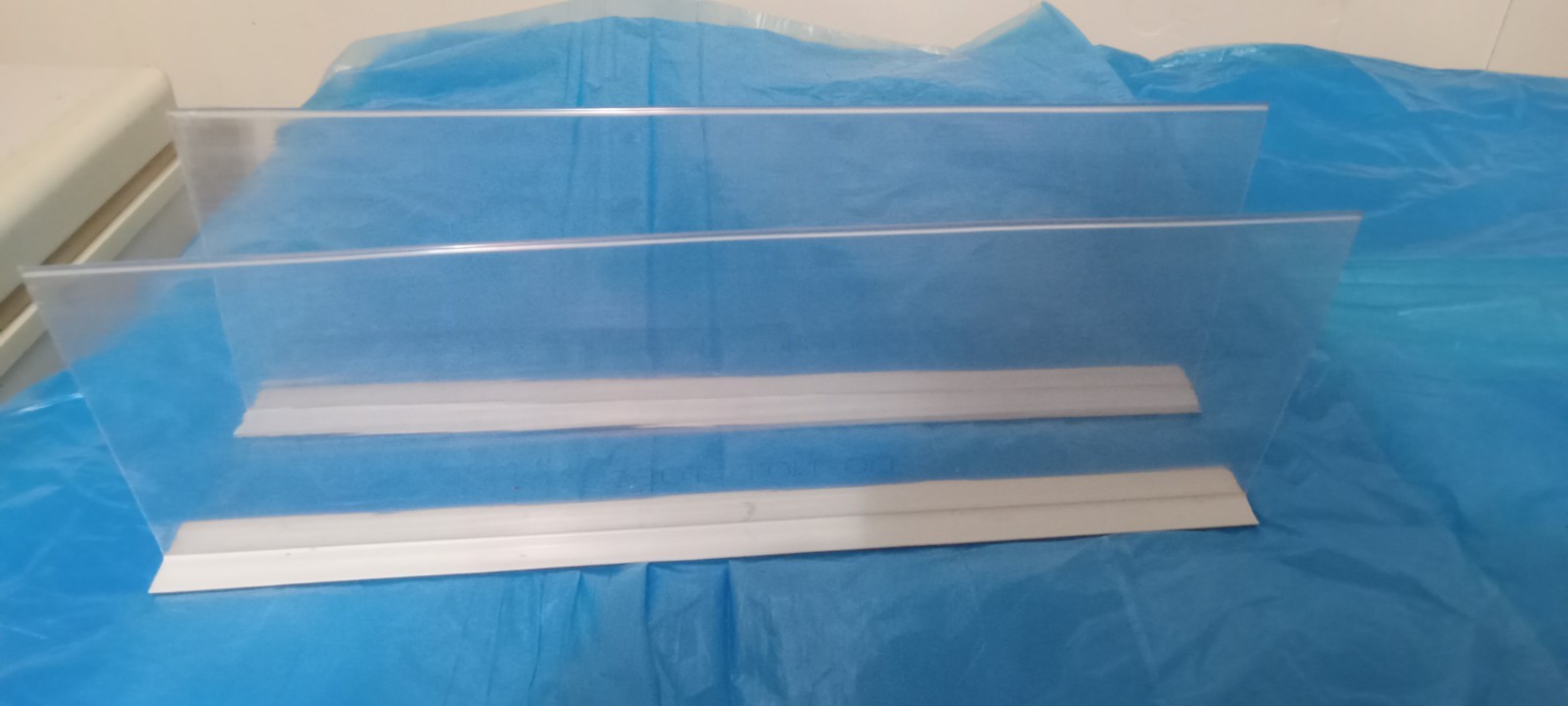 (50) 13.5″ X 4.5” Plastic Gondola Shelf Retail Dividers Magnetic T Base New Case