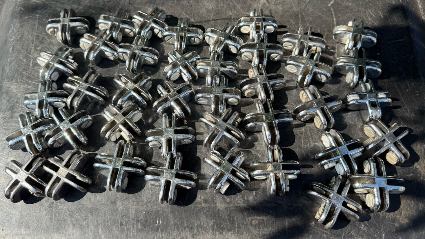 4 Way Glass Cube Connector Clip 3/16″ – 40 PCS CHROME Tempered Glass Shelf