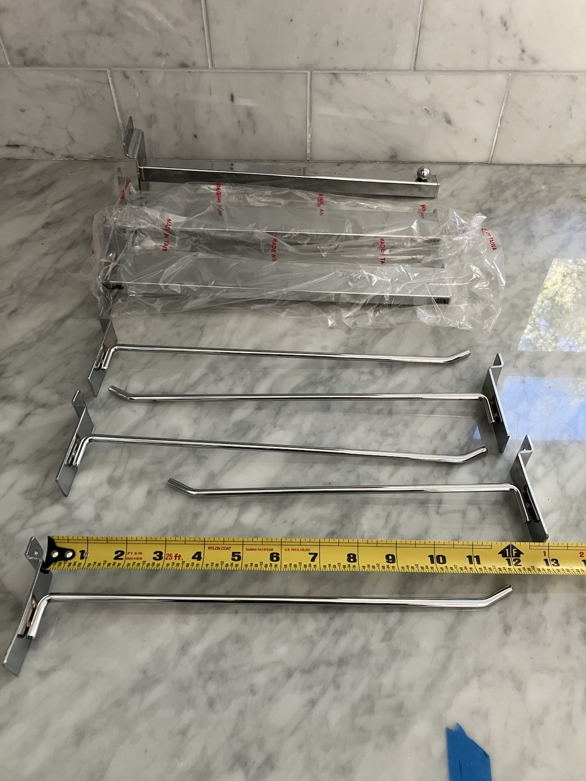 8 pc 12″ Slatwall assorted hooks straight faceout, square tube and hooks